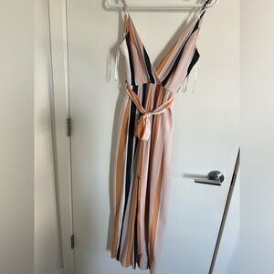 Small Jumpsuit. Used like new. Would fit small or extra small.